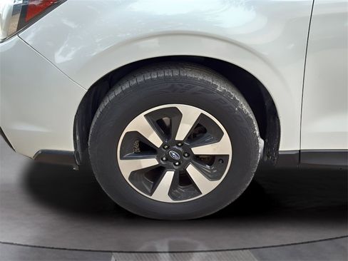 Used 2017 Subaru Forester 2.5i Premium w/ All-Weather Package image 41