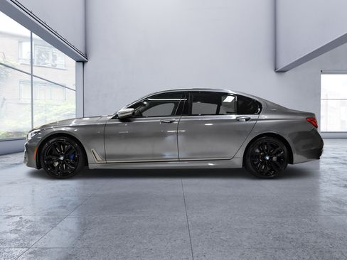 Used 2018 BMW M760i xDrive AWD/4WD image 3