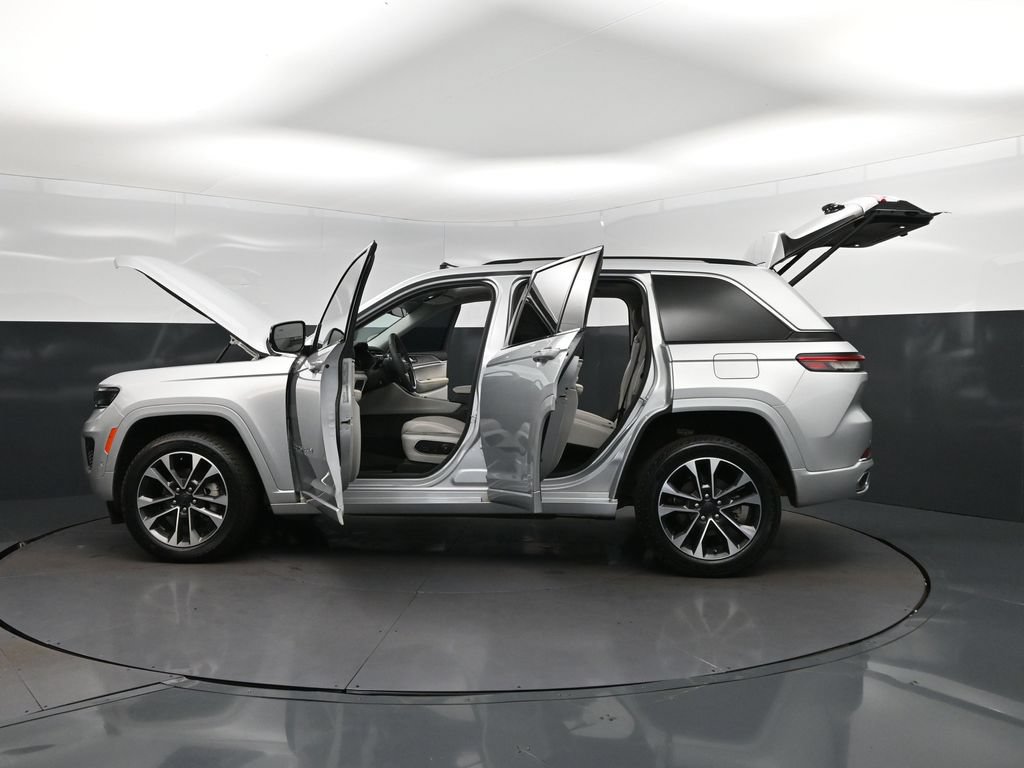 Used 2023 Jeep Grand Cherokee Overland RWD image 46