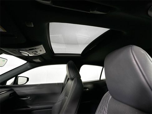 Used 2022 Lexus UX 250h w/ Premium Package image 18