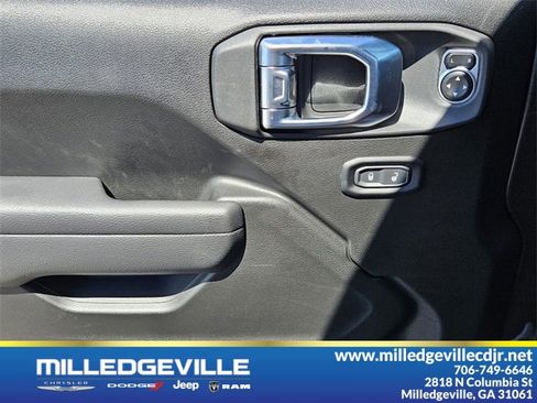 New 2025 Jeep Gladiator Sport image 31