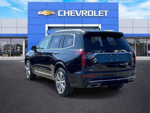 Used 2025 Cadillac XT6 Premium Luxury image 8