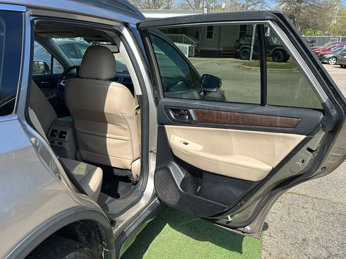 Used 2016 Subaru Outback 2.5i Limited image 21