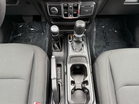 Used 2023 Jeep Wrangler Unlimited w/ Cold Weather Group AWD/4WD image 24