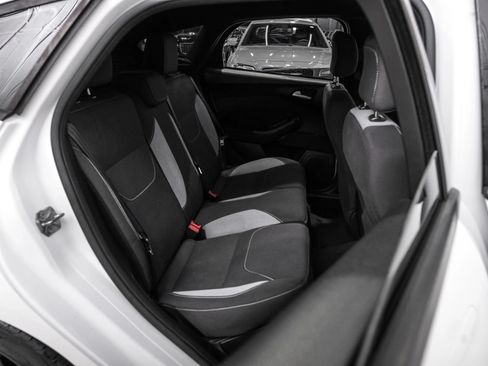 Used 2017 Ford Focus ST FWD image 35