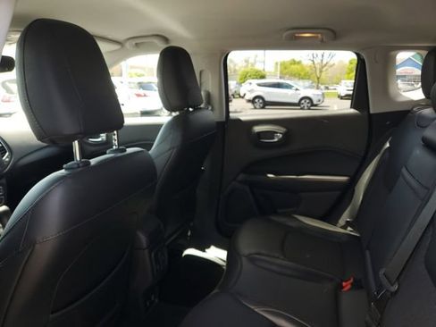 Used 2019 Jeep Compass Latitude AWD/4WD image 9