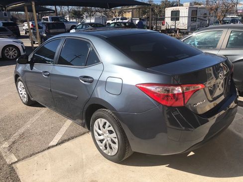Used 2017 Toyota Corolla LE FWD image 4