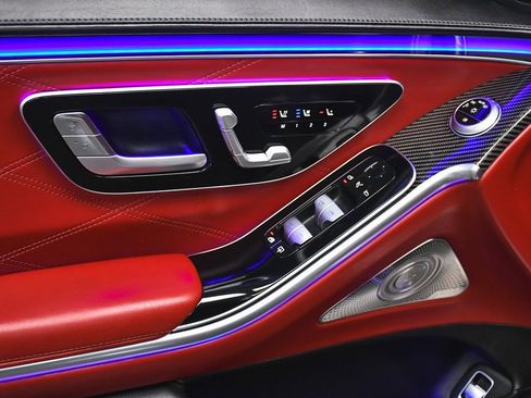 Used 2025 Mercedes-Benz S 63 AMG S w/ AMG Night Package image 10