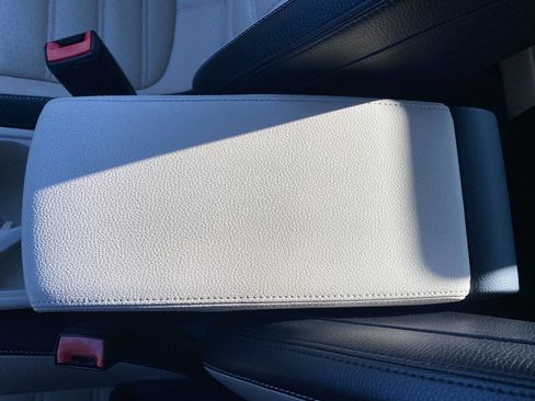 Used 2011 Volkswagen CC Sport image 17