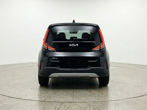 Used 2025 Kia Soul LX w/ LX Technology Package FWD image 7