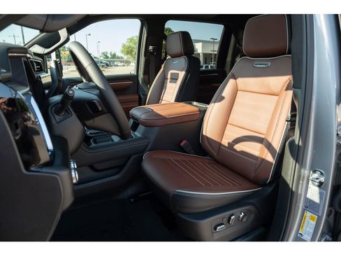 New 2026 GMC Sierra 2500 Denali Ultimate w/ LPO, Black Badging Package AWD/4WD image 12