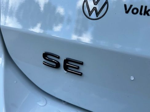 New 2026 Volkswagen Taos SE FWD image 46