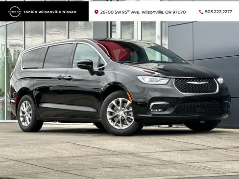 Used 2026 Chrysler Pacifica Limited image 1