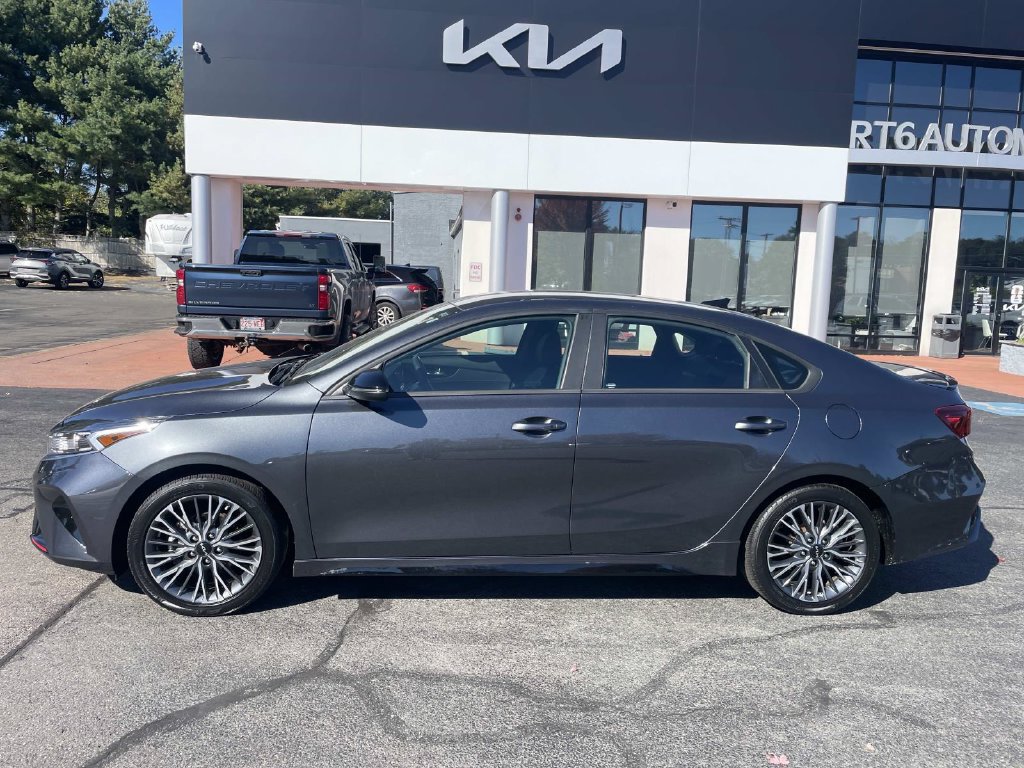 Used 2023 Kia Forte GT-Line FWD image 2