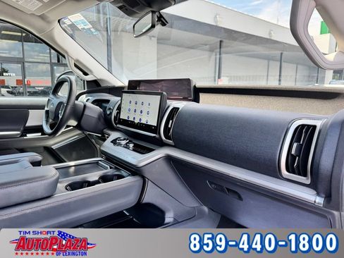 Used 2025 Ford Expedition Active AWD/4WD image 47