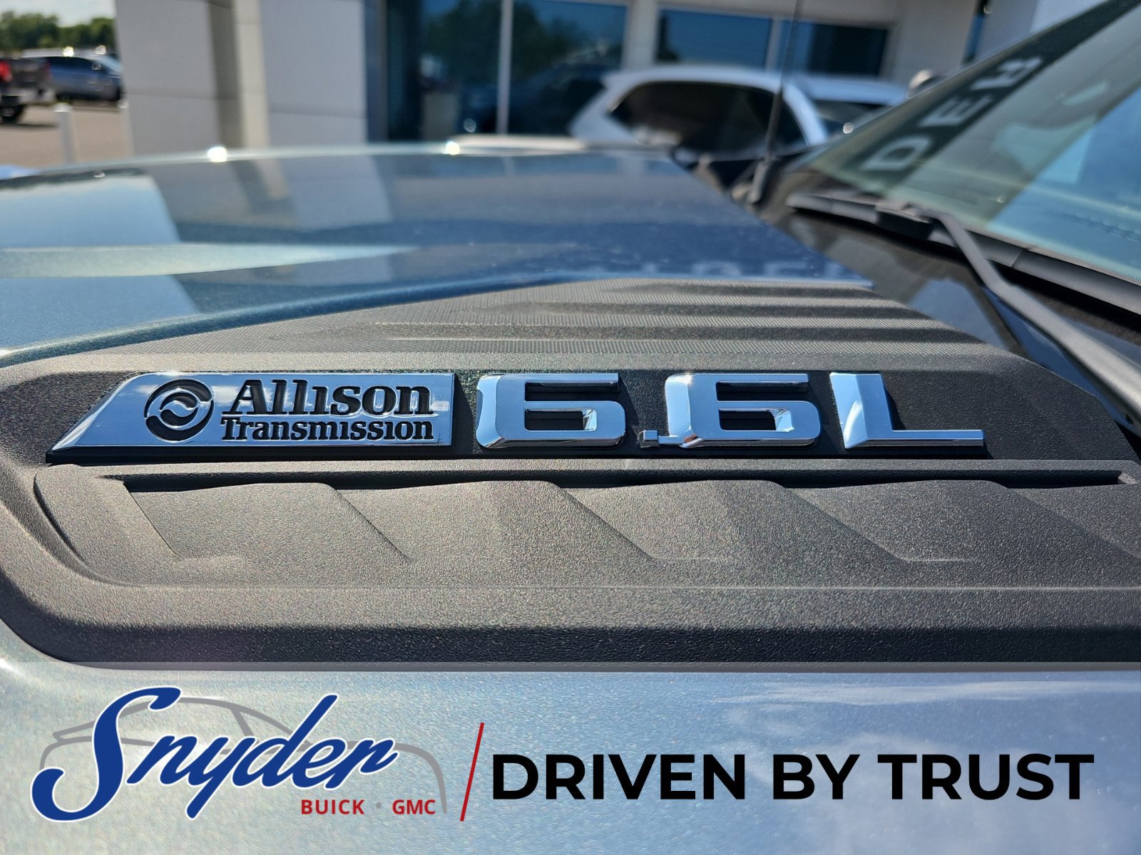Used 2025 Chevrolet Silverado 2500 LT w/ Convenience Package AWD/4WD image 8
