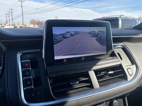 Used 2021 Chevrolet Suburban Z71 image 19