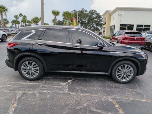 Used 2023 INFINITI QX50 Luxe AWD/4WD image 3