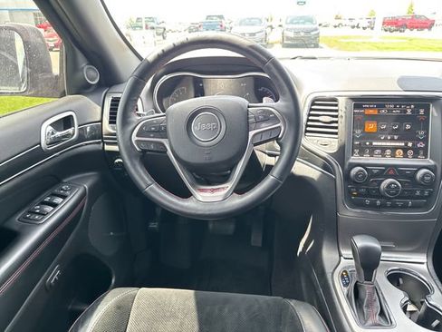 Used 2017 Jeep Grand Cherokee Trailhawk AWD/4WD image 13
