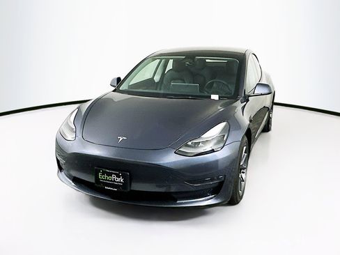 Used 2023 Tesla Model 3 Standard Range image 3