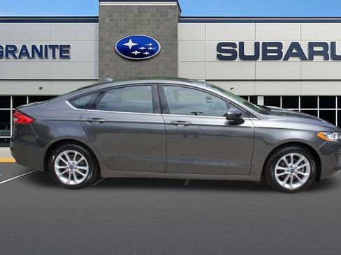 Used 2020 Ford Fusion SE FWD image 12