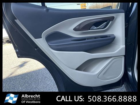 Used 2022 GMC Terrain Denali w/ Denali Premium Package AWD/4WD image 14