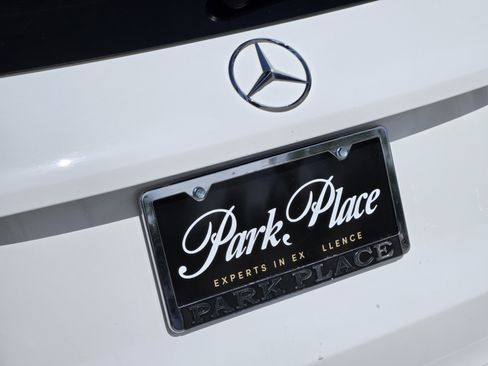 Used 2021 Mercedes-Benz GLC 300 4MATIC image 40