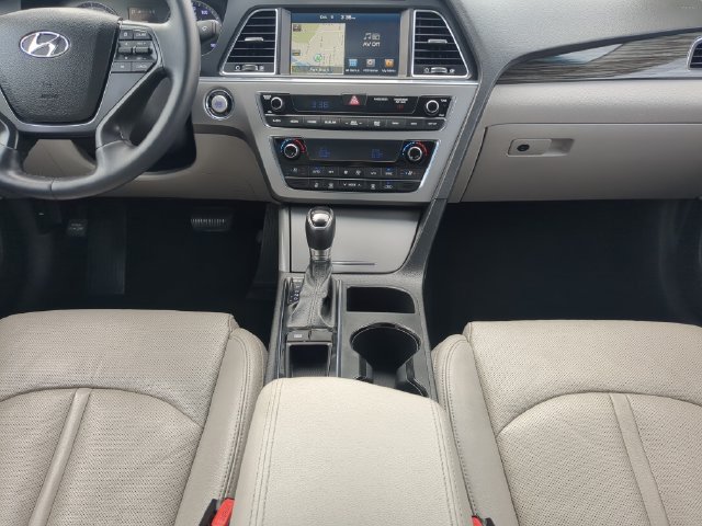 Used 2015 Hyundai Sonata Limited w/ Option Group 05 FWD image 17