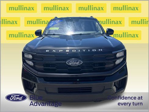 Used 2025 Ford Expedition Active RWD image 11
