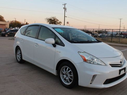 Used 2012 Toyota Prius V Two image 6