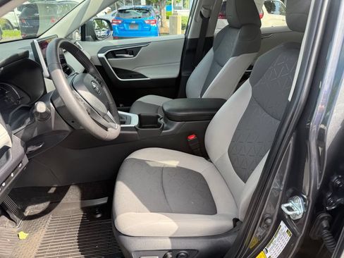 Certified 2025 Toyota RAV4 XLE w/ Convenience Package AWD/4WD image 13
