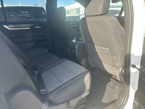 Used 2025 GMC Acadia Elevation image 4