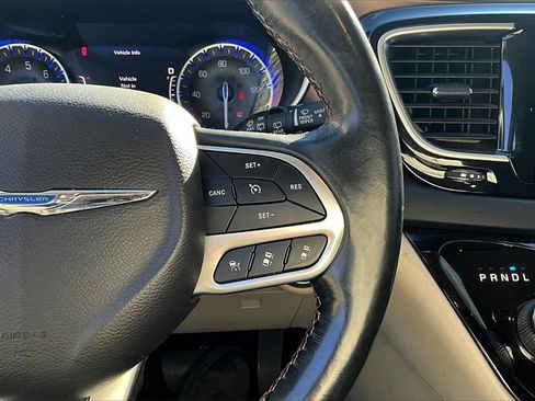 Used 2019 Chrysler Pacifica Touring-L Plus w/ Advanced Safetytec Group image 12