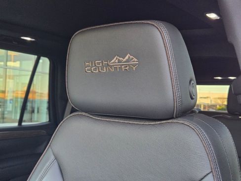 Used 2022 Chevrolet Tahoe High Country image 12