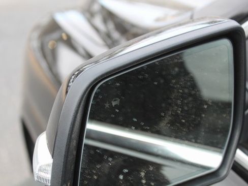 Used 2023 GMC Acadia Denali w/ Black Diamond Edition image 16