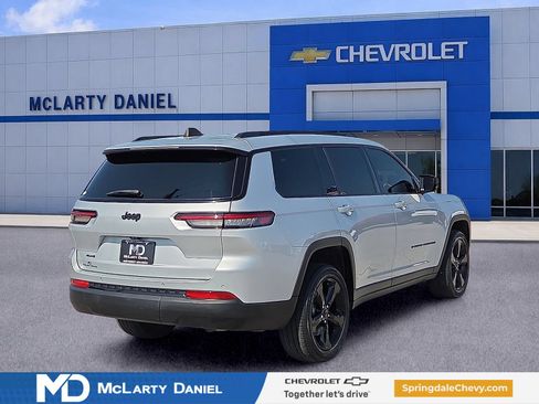Used 2023 Jeep Grand Cherokee L Laredo AWD/4WD image 5