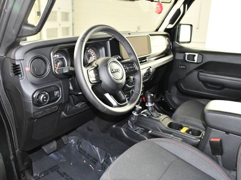 Used 2026 Jeep Gladiator Rubicon AWD/4WD image 2