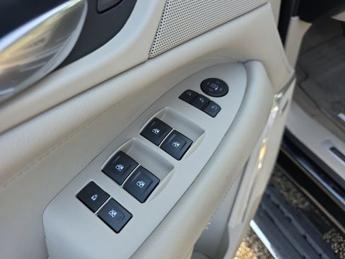 Used 2019 Cadillac Escalade ESV Premium Luxury RWD image 19