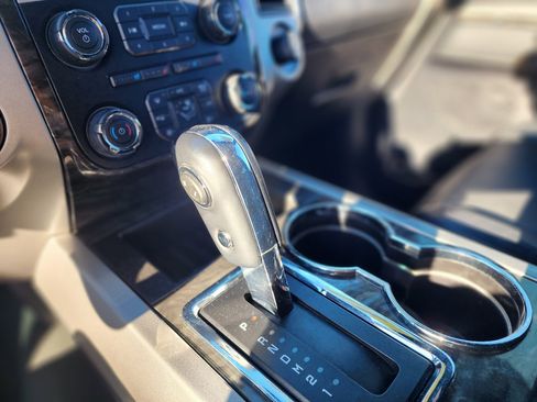 Used 2016 Ford Expedition Limited image 20