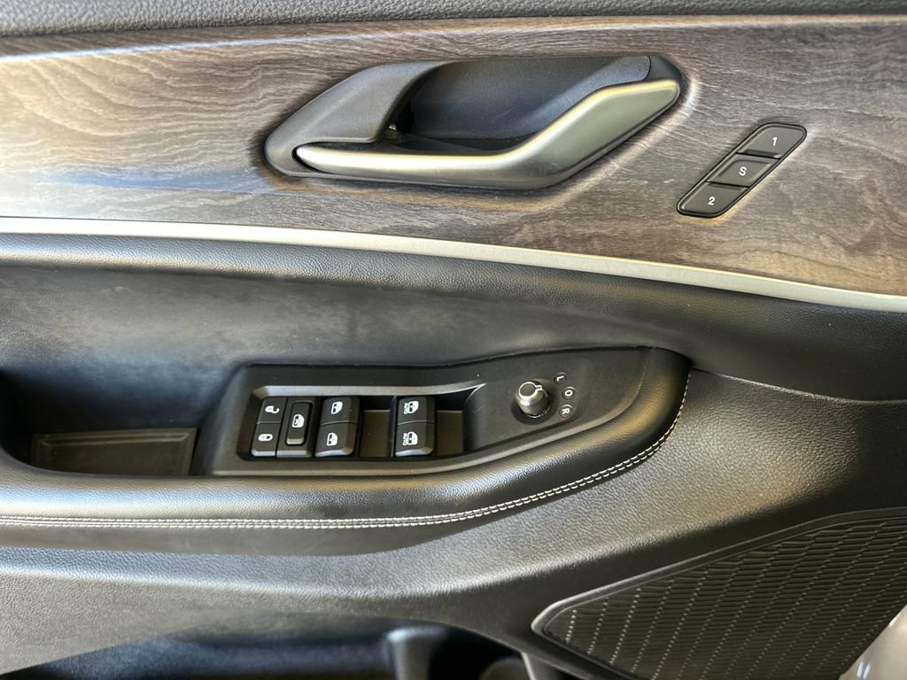 Used 2023 Jeep Grand Cherokee L Limited AWD/4WD image 11