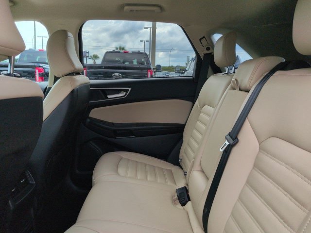 Used 2022 Ford Edge SEL w/ Convenience Package AWD/4WD image 15