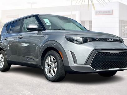 Used 2025 Kia Soul LX w/ LX Technology Package