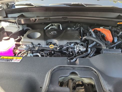 Used 2025 Toyota Grand Highlander AWD Hybrid image 29