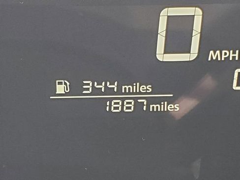 Certified 2025 Nissan Kicks SV image 30