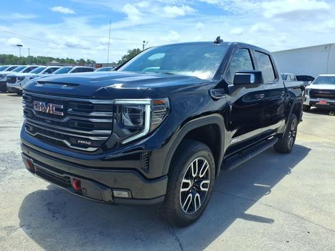 New 2026 GMC Sierra 1500 AT4 w/ AT4 Premium Package AWD/4WD image 3
