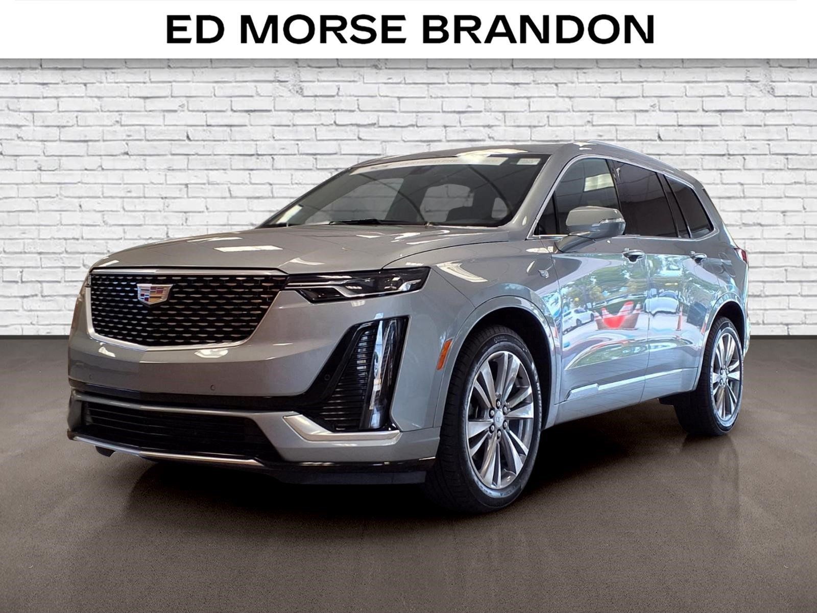 Certified 2025 Cadillac XT6 Premium Luxury FWD image 1