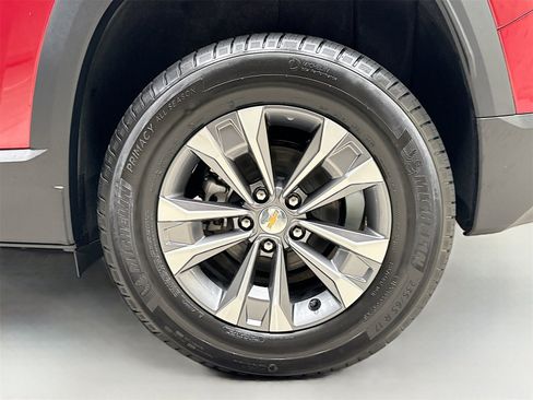 New 2026 Chevrolet Equinox LT w/ Convenience Package II image 32