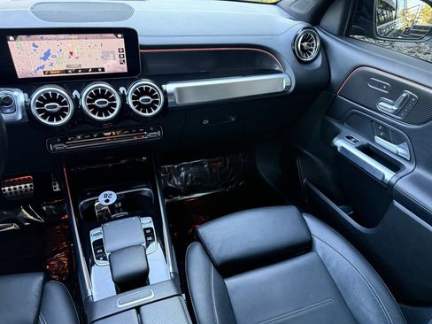 Used 2020 Mercedes-Benz GLB 250 image 24