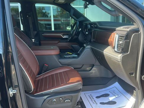 Used 2025 GMC Sierra 3500 Denali Ultimate AWD/4WD image 8