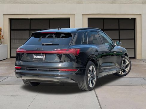 Used 2023 Audi e-tron Premium w/ Convenience Plus Package AWD/4WD image 4